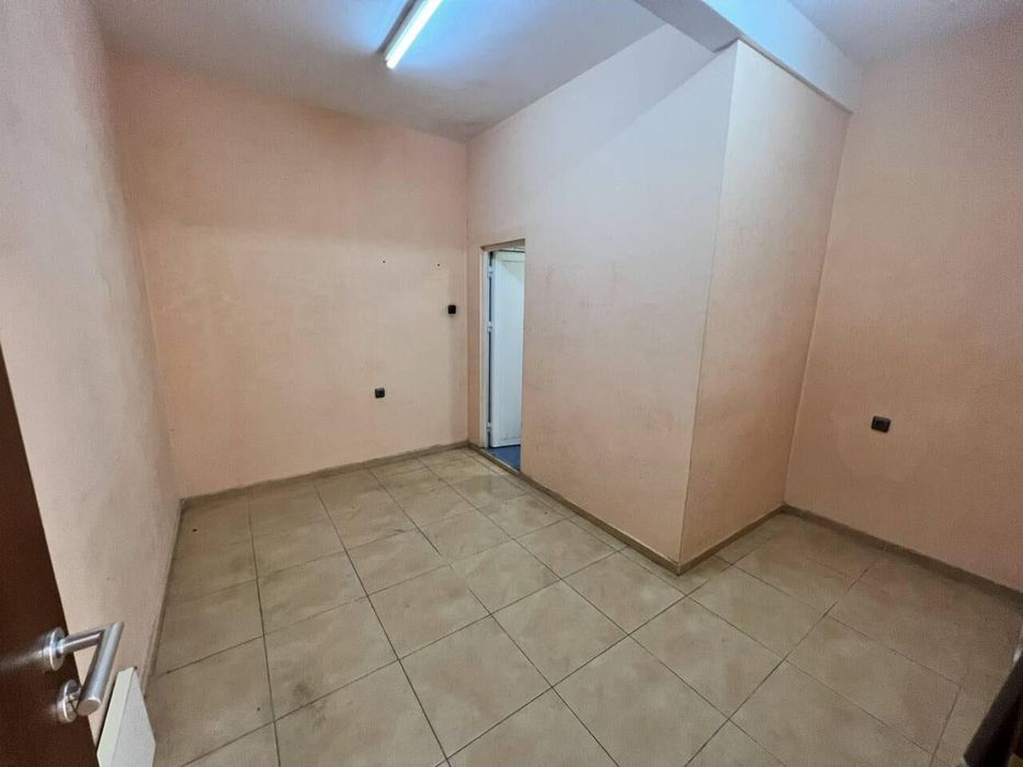 Дава се под наем Магазин в Бургас, Възраждане - 43 кв.м за 306 € - Снимка #1