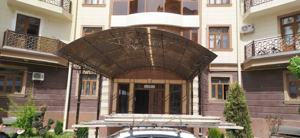 Навесы из метало конструкций .