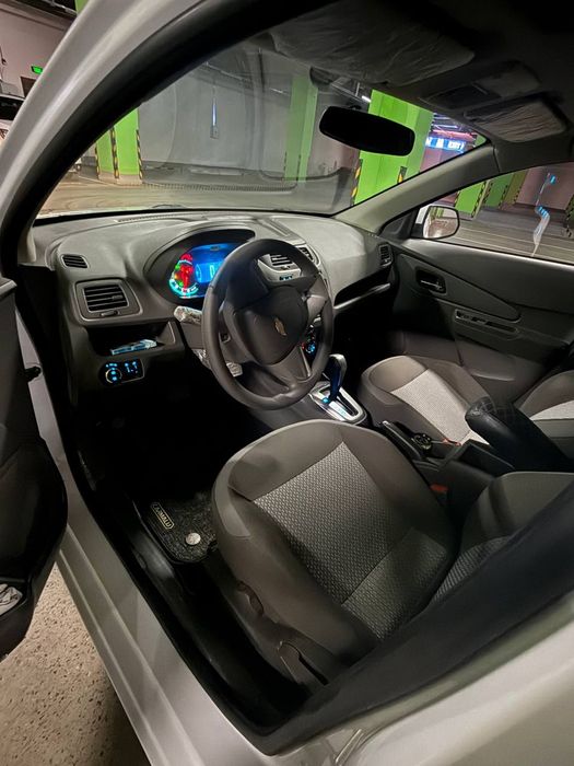 2023 yil Rangi Oq kraska tozza 4 TA balon yengi