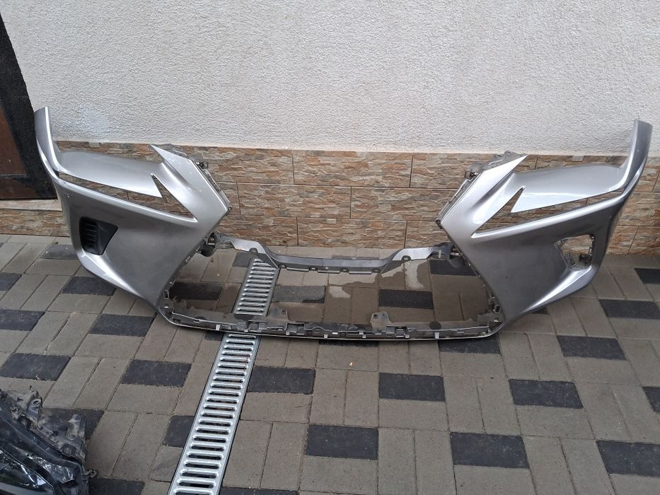 Vând bara fata,far dreapta,lumina zi +semnalizare lexus nx facelift
