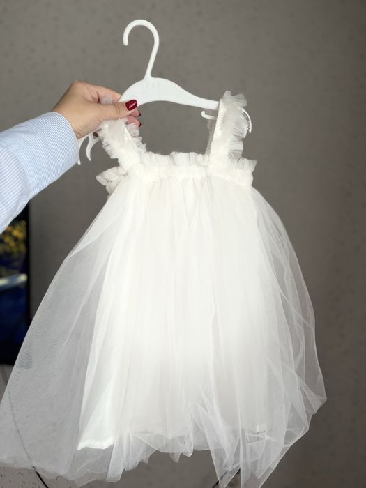 Продам платье белое девочек