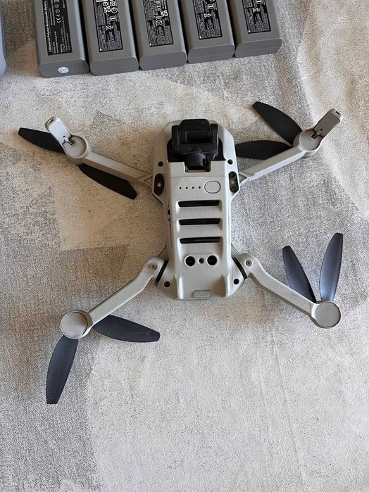 Продам дрон dji mini 2