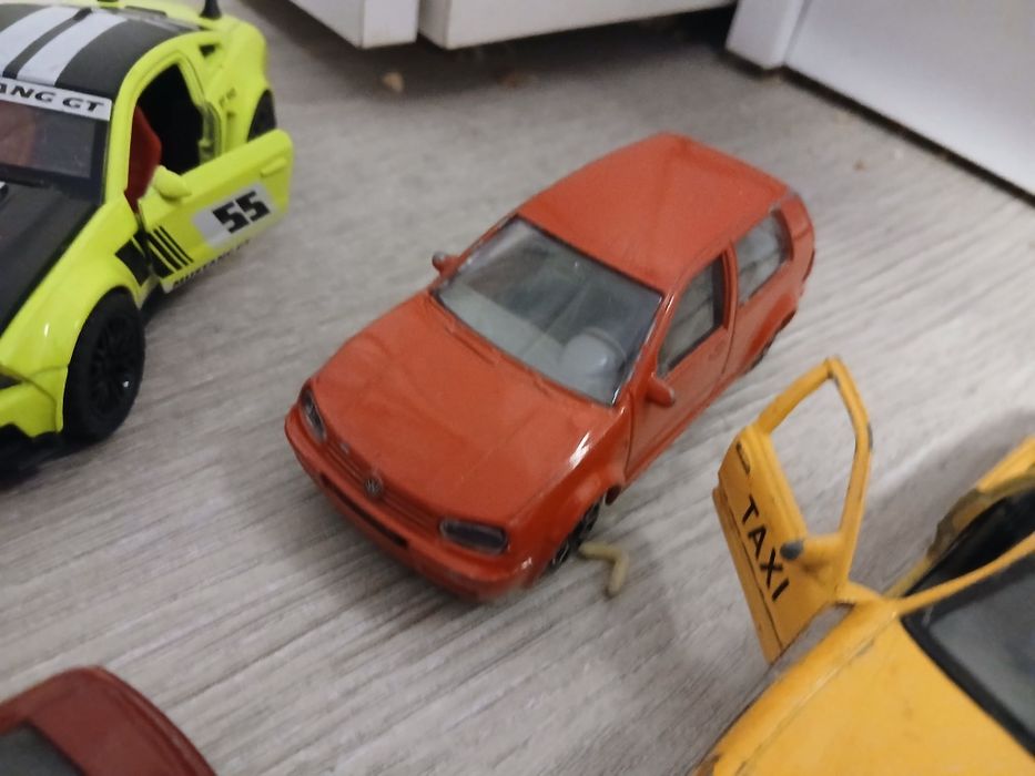 Метални коли .и.