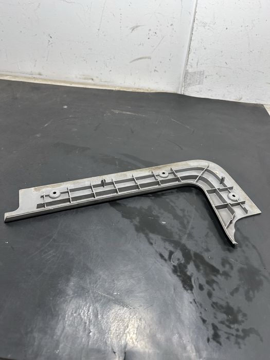 Plastic ornament baterie Prag fata Mercedes Sprinter W906 a9066860507