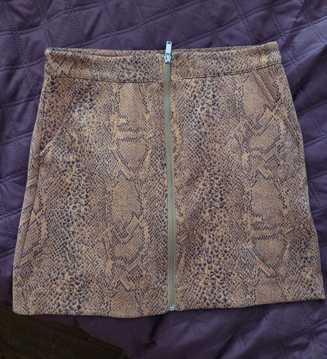 Vând fustă pull&bear