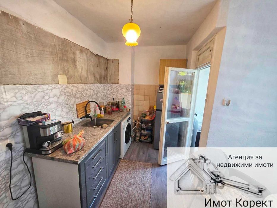 Имот Корект продава 2-Стаен апарт, кв. Изток - снимка 4