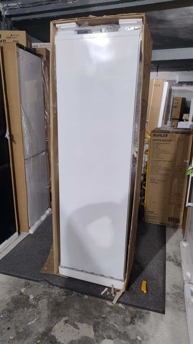 *ПРОМО* Чисто нов Вертикален Фризер за вграждане Gram  Fresh 3000 No Frost 6 чекмеджета 177.5 см