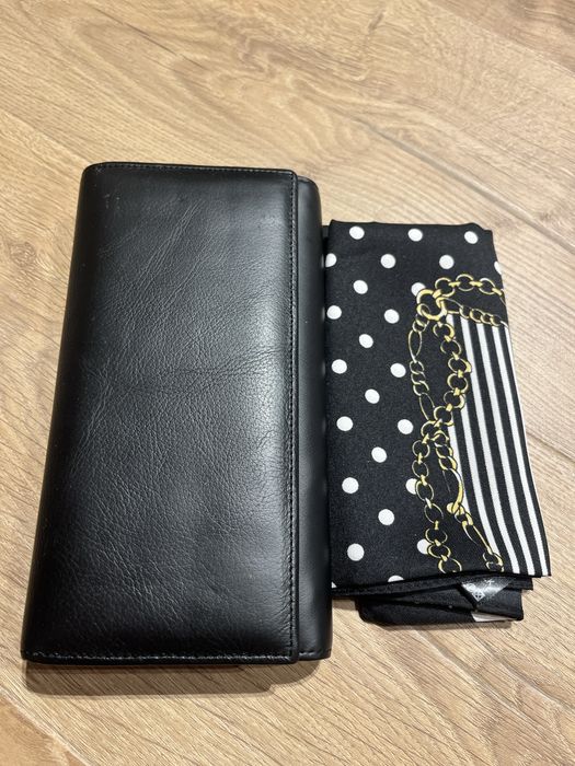 Set portmoneu si esarfa