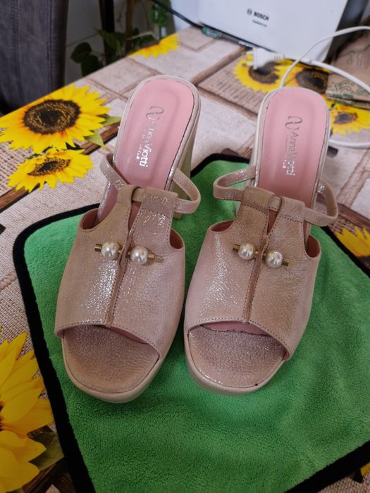 Saboți tip sandale cu perle noi, nr.40.ItalianStyle