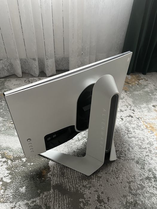 Monitor Alienware gaming 24.5