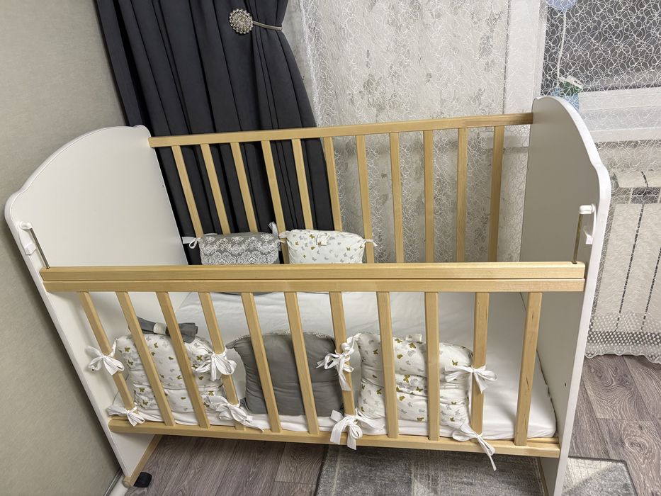 Детская кроватка