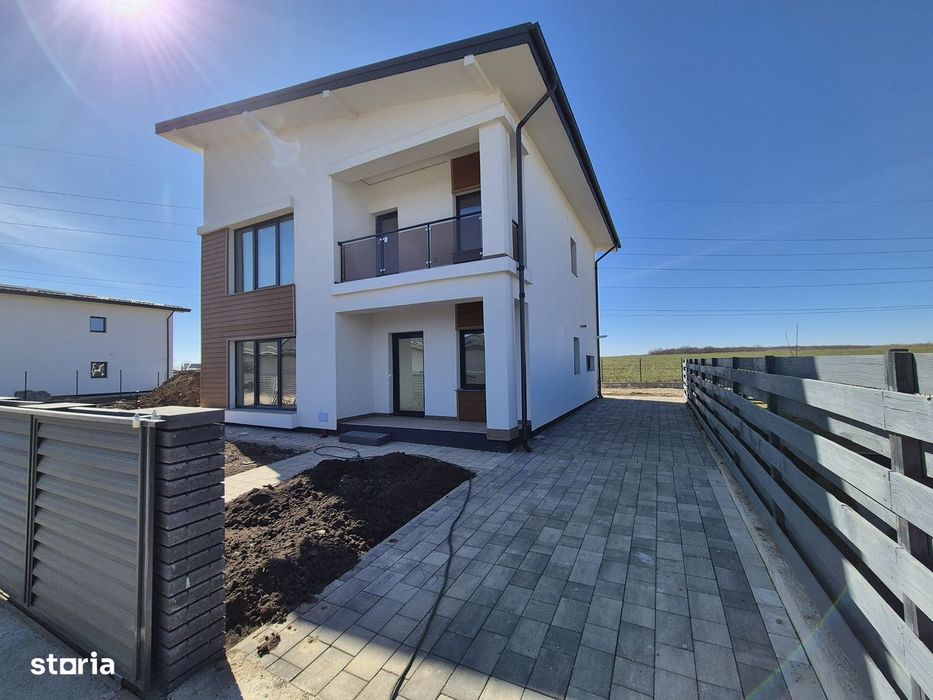 CASA P+E 4 camere, 2 bai, TEREN 650mp, MIROSLAVA