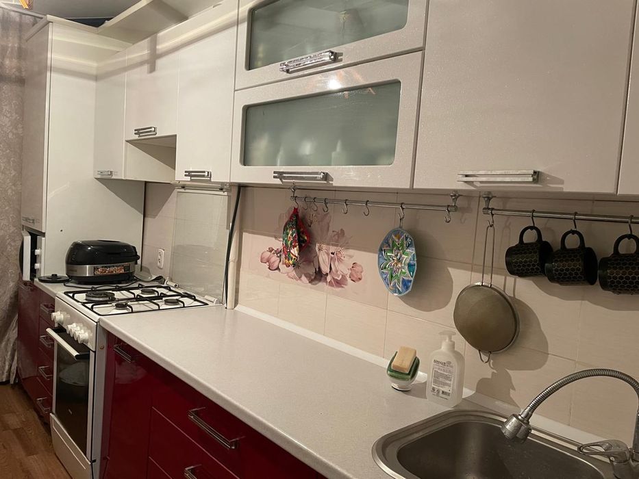 Кухонный гарнитур в хорошем состоянии.