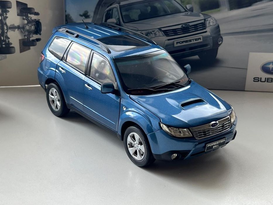 1:18 Subaru Forester 2013 blue.
