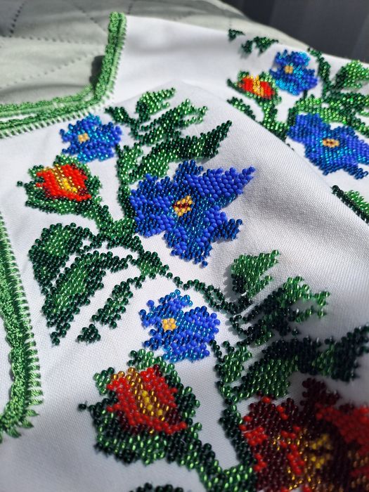 Camasa cu margele cusuta MANUAL