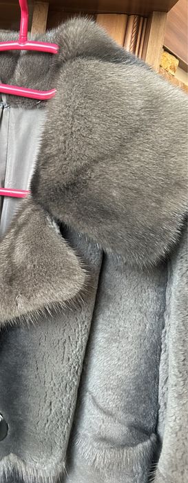 Шуба б/у из бобра, серого цвета, воротник и нарукавники из норки