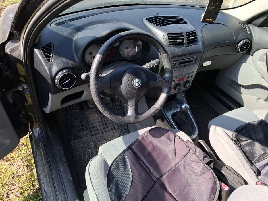 Алфа 147  1.6 бензин