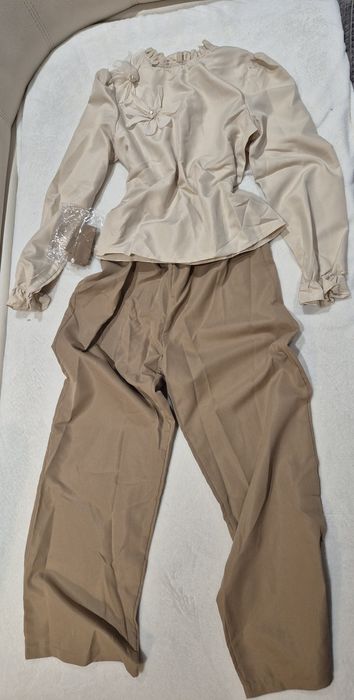 Комплект от блуза и панталон за млада девойка (р-р 150)