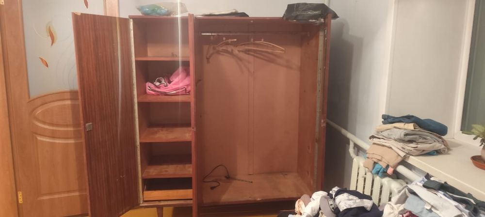 продам советский шкаф
