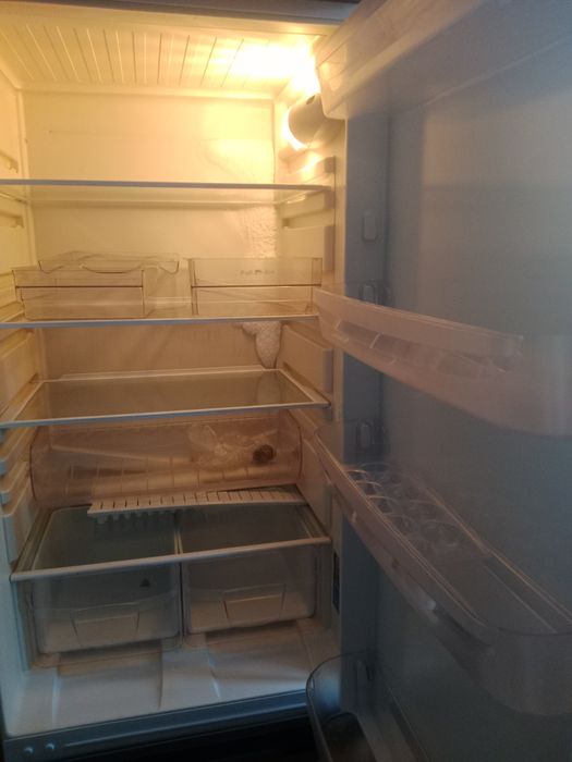 Холодельник в рабочем