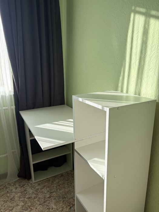 Писменный стол,стол-стелаж