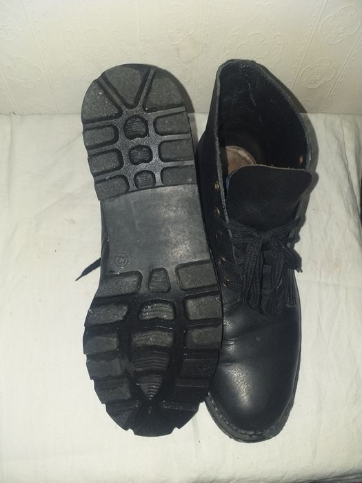 Български зимни обувки от естествена кожа.