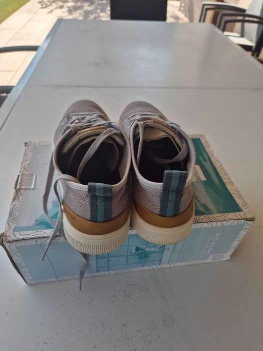 Продавам гуменки TOMS TRVL LITE, номер 41
