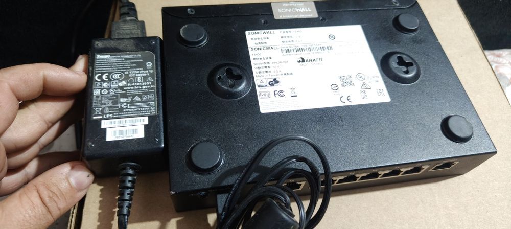 Router SonicWall TZ400