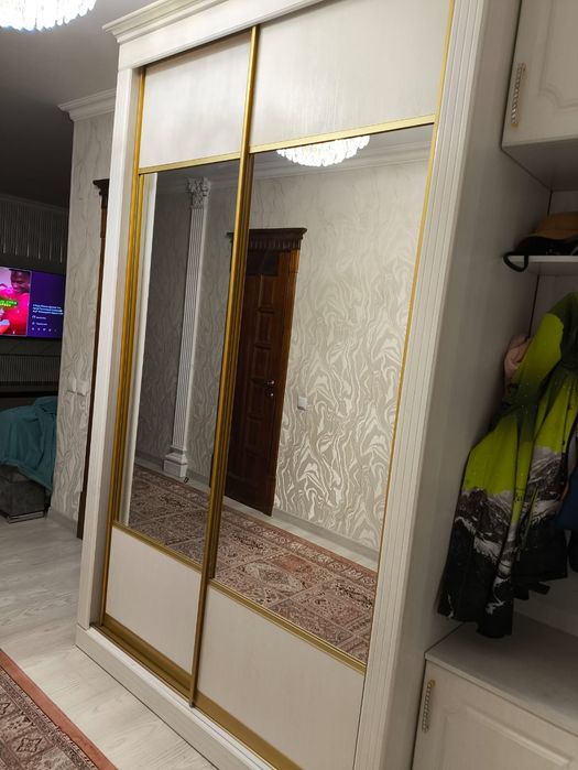 Продам прихожий шкаф