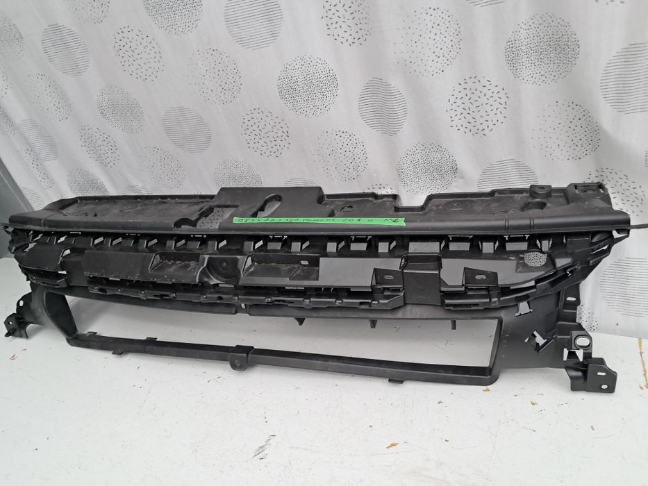 Решетка преден радиатор Peugeot 208/2