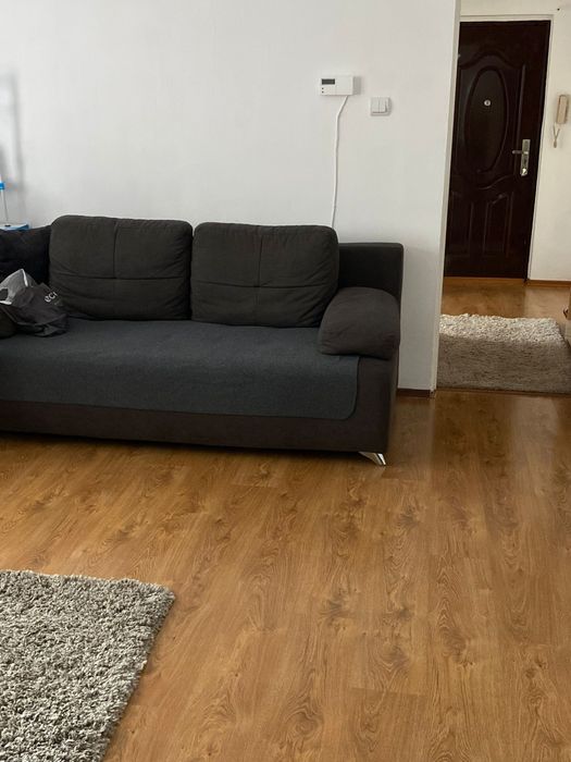 Inchiriez Apartament cu 2 camere Semidecomandat