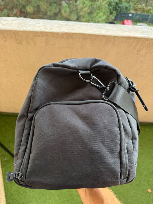 Geanta gymshark Everyday Holdall Medium ca noua