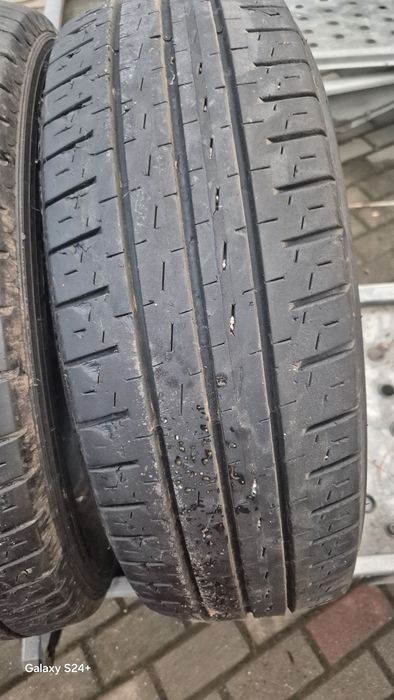 două cauciucuri; 205 65 16 C,de vară