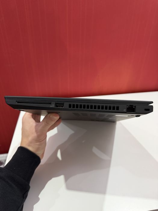 Laptop Lenovo TinkPad T490 i7 16 gb RAM 256 SSD