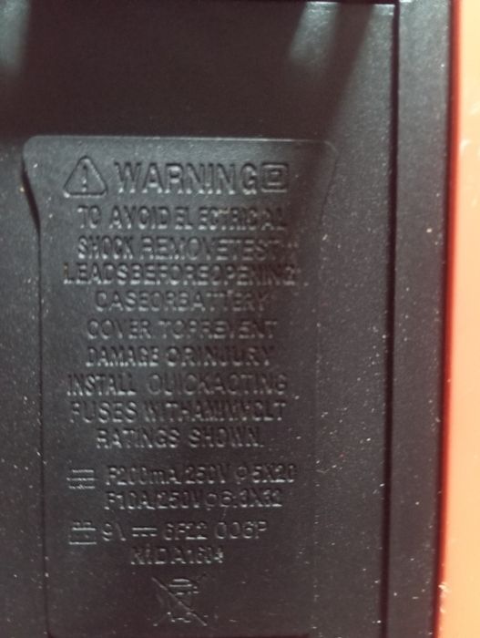 Продам мультиметр DT9205A