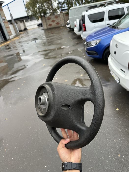 Продам руль от приоры 1