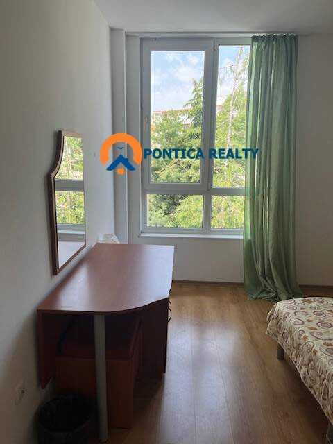 Голям двустаен апартамент в Слънчев Бряг