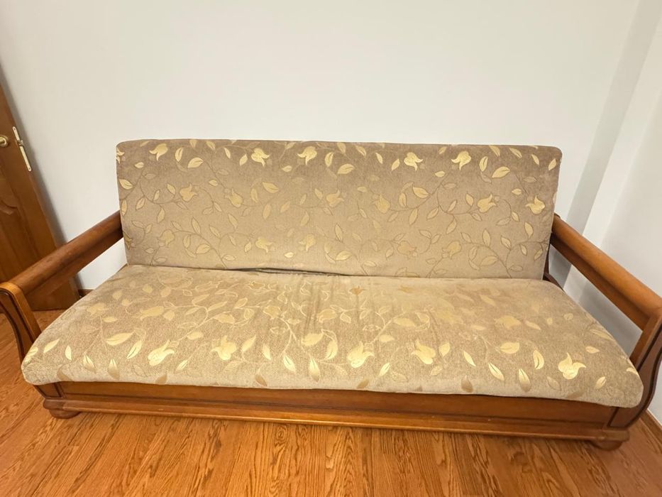 Диван-3а, диван-2а и кресло. Журнальный стол.