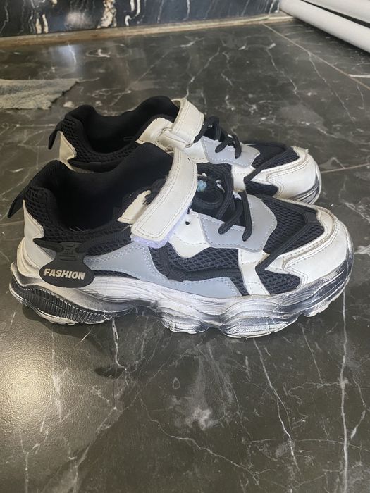 Детские кроссовки