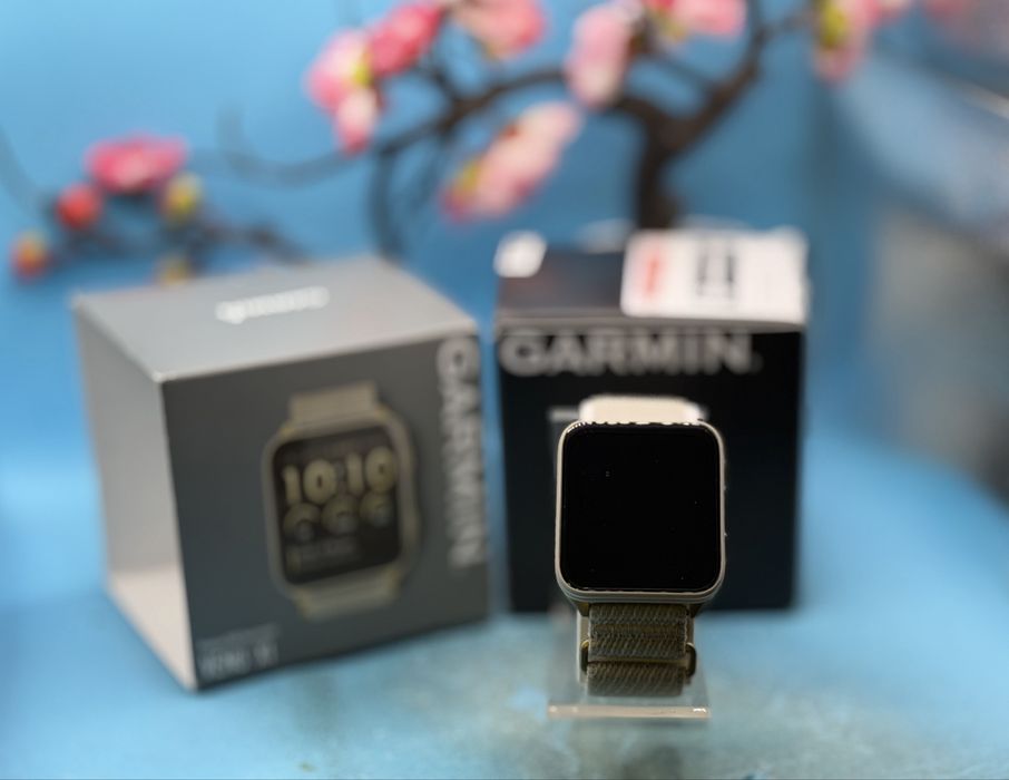 НОВ!!! Смарт часовник Garmin Venu X1, Soft Gold с титаниев гръб и каишка найлон French Gray