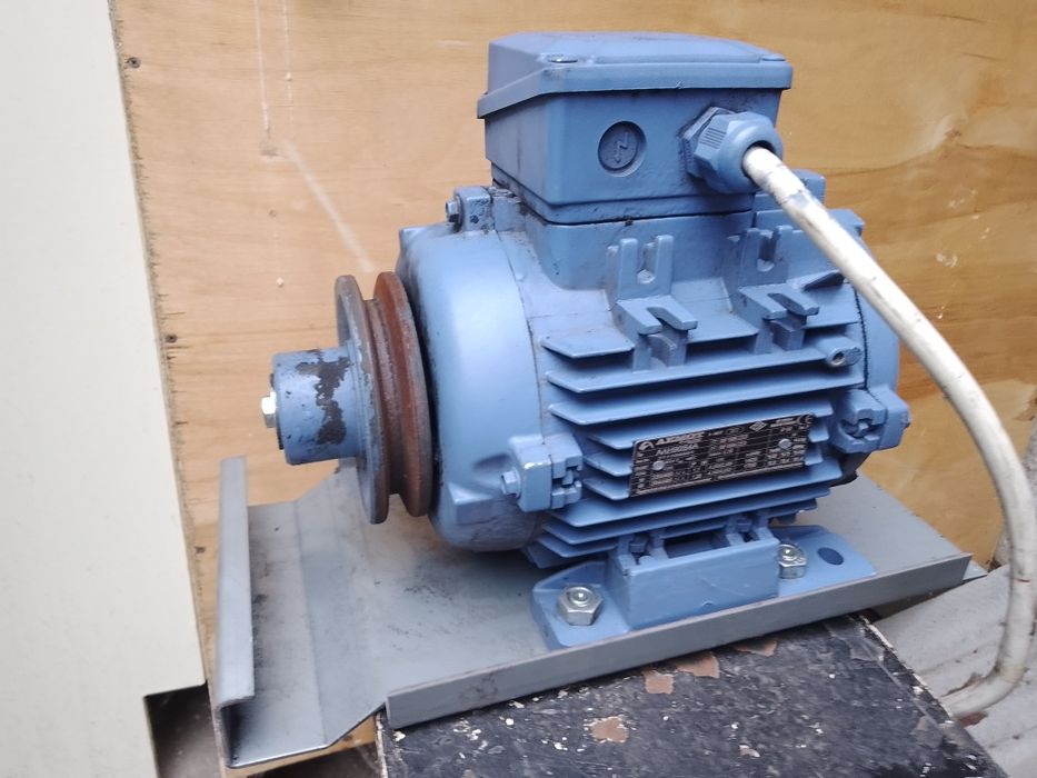 Продам новые электродвигатели