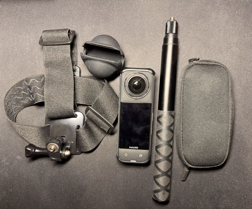 Экшн-камера Insta360 X4 Premium Lens Guards Bundle with microSD