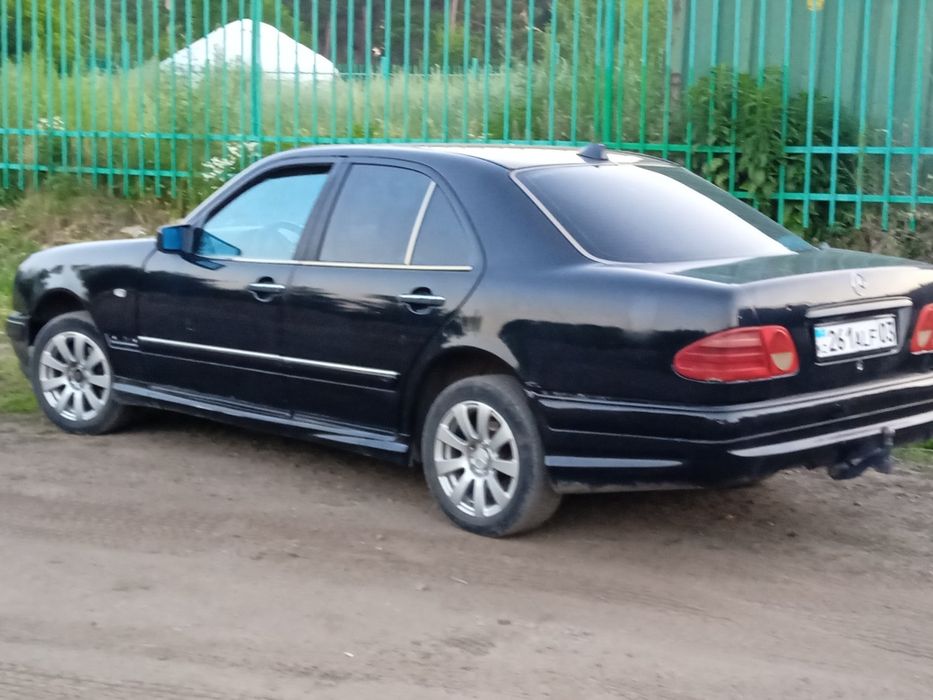 Продам мерса 210