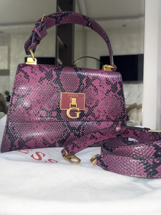 Нова чанта Guess