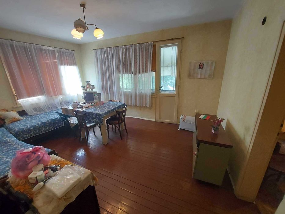 Продава се Четиристаен апартамент в Търговище, Център - 120 кв.м за 1020 €/кв.м - Снимка #1