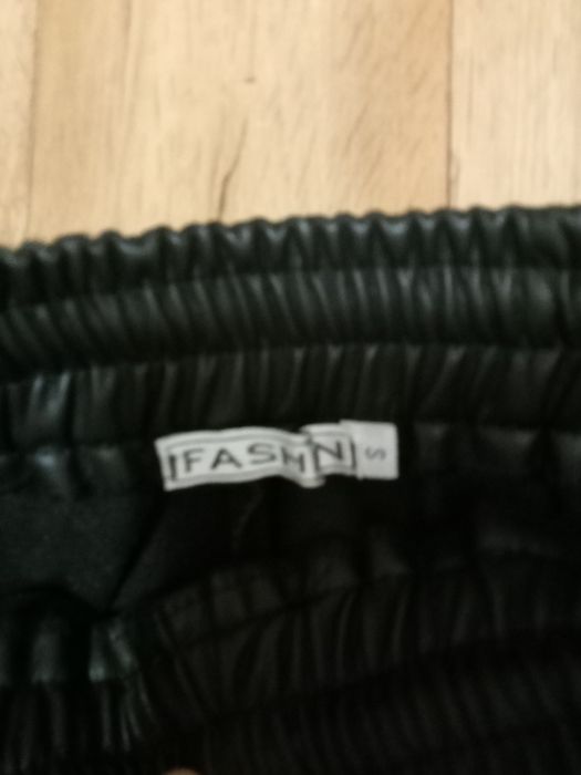 кожаные штаны продам.