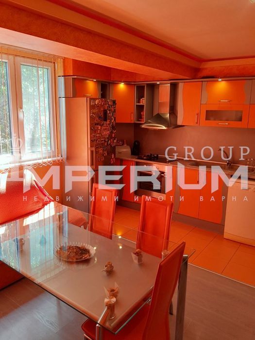 Дава се под наем Четиристаен апартамент в Варна, Аспарухово - 100 кв.м за 612 € - Снимка #1