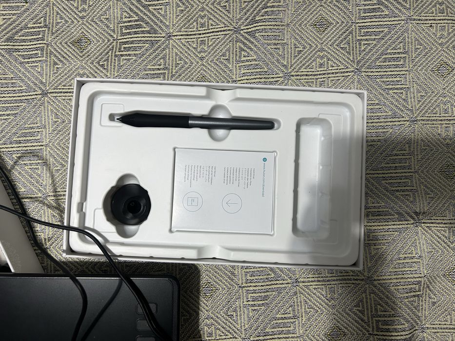 Графиечский планшет HUION640P