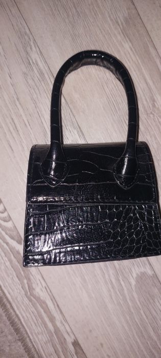 Продам женские  сумки  от 5000