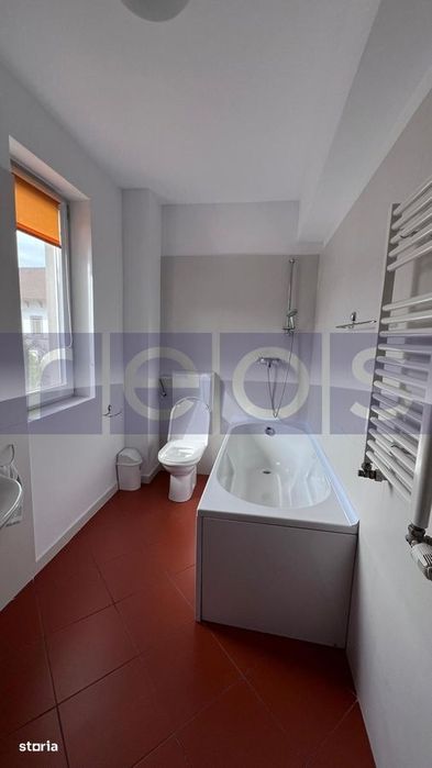 Vila De Vanzare In Zona Erou Iancu Nicolae | Piscina |